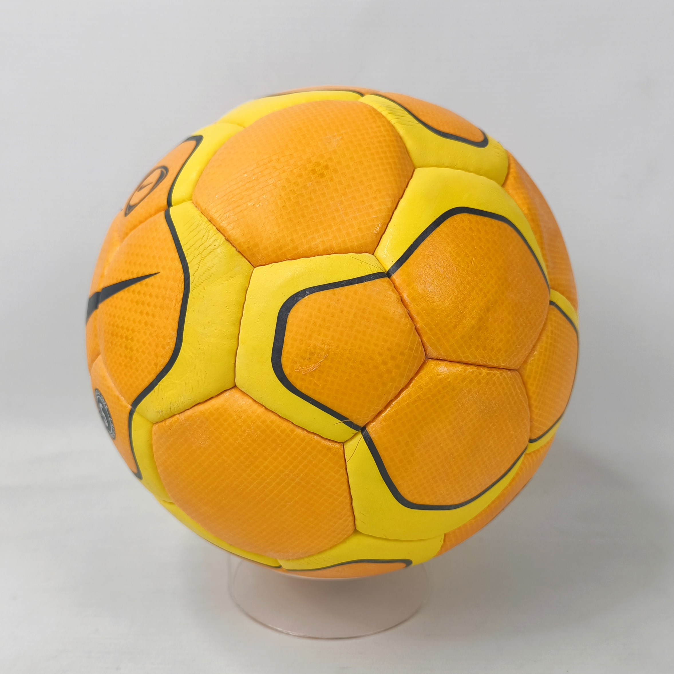 Nike Fußball orange etwa aus 2003/04 Matchball Merlin reflective Geo