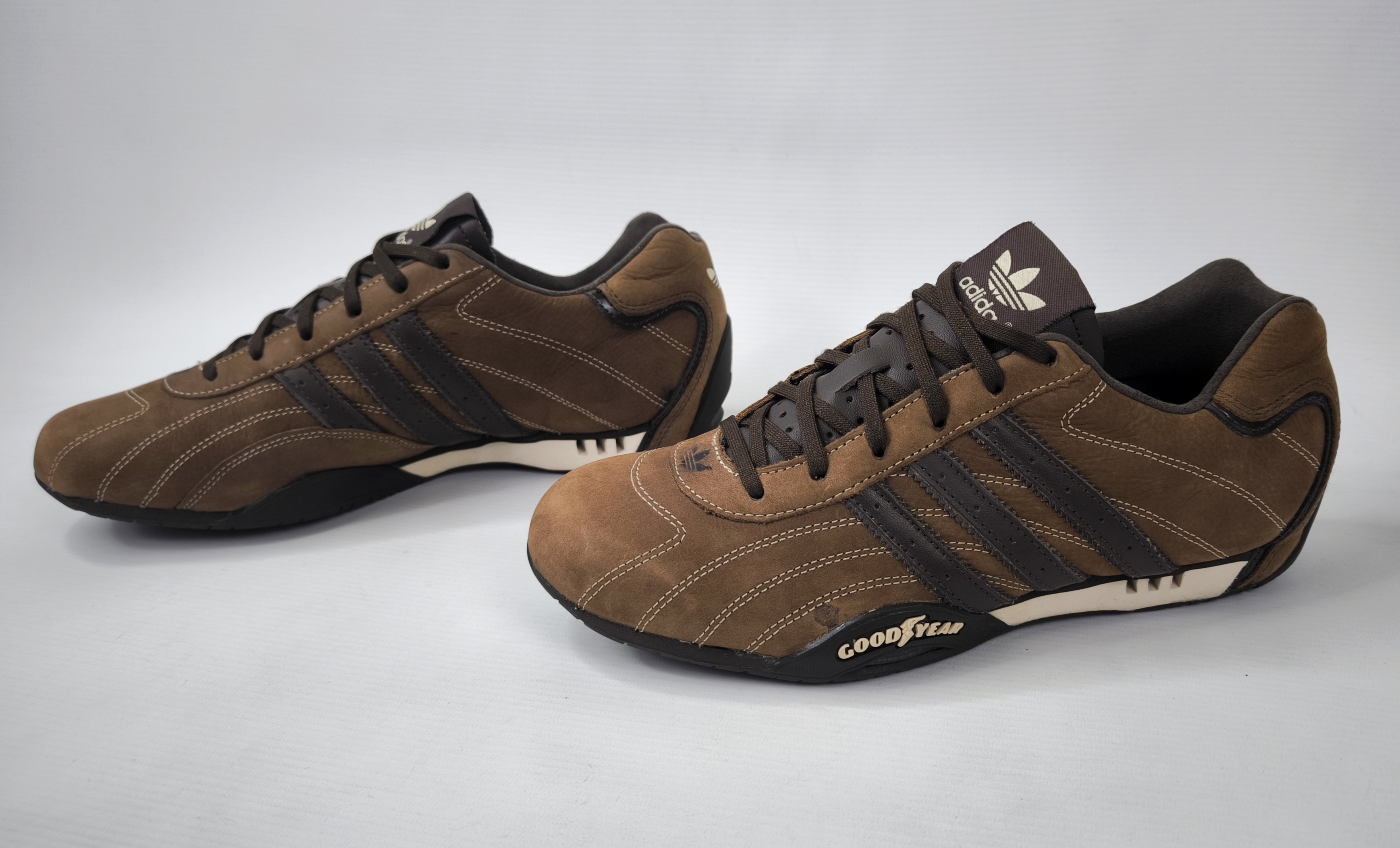adidas Adi Racer Low Schuhe EUR 42 / UK 8 aus 2005 Wildleder braun 012796 neu