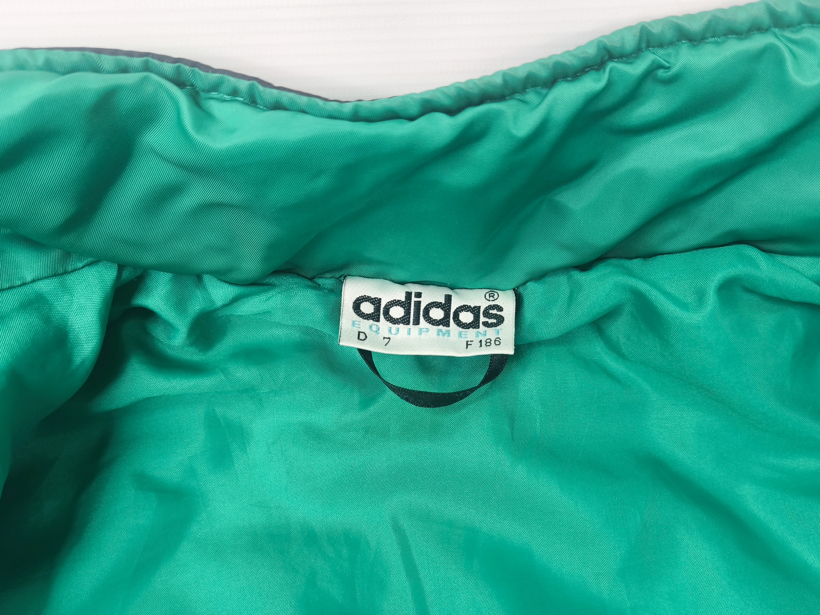 adidas Equipment Jacke schwarz Gr. D7 (L) Steppung vintage Stadionjacke 90s