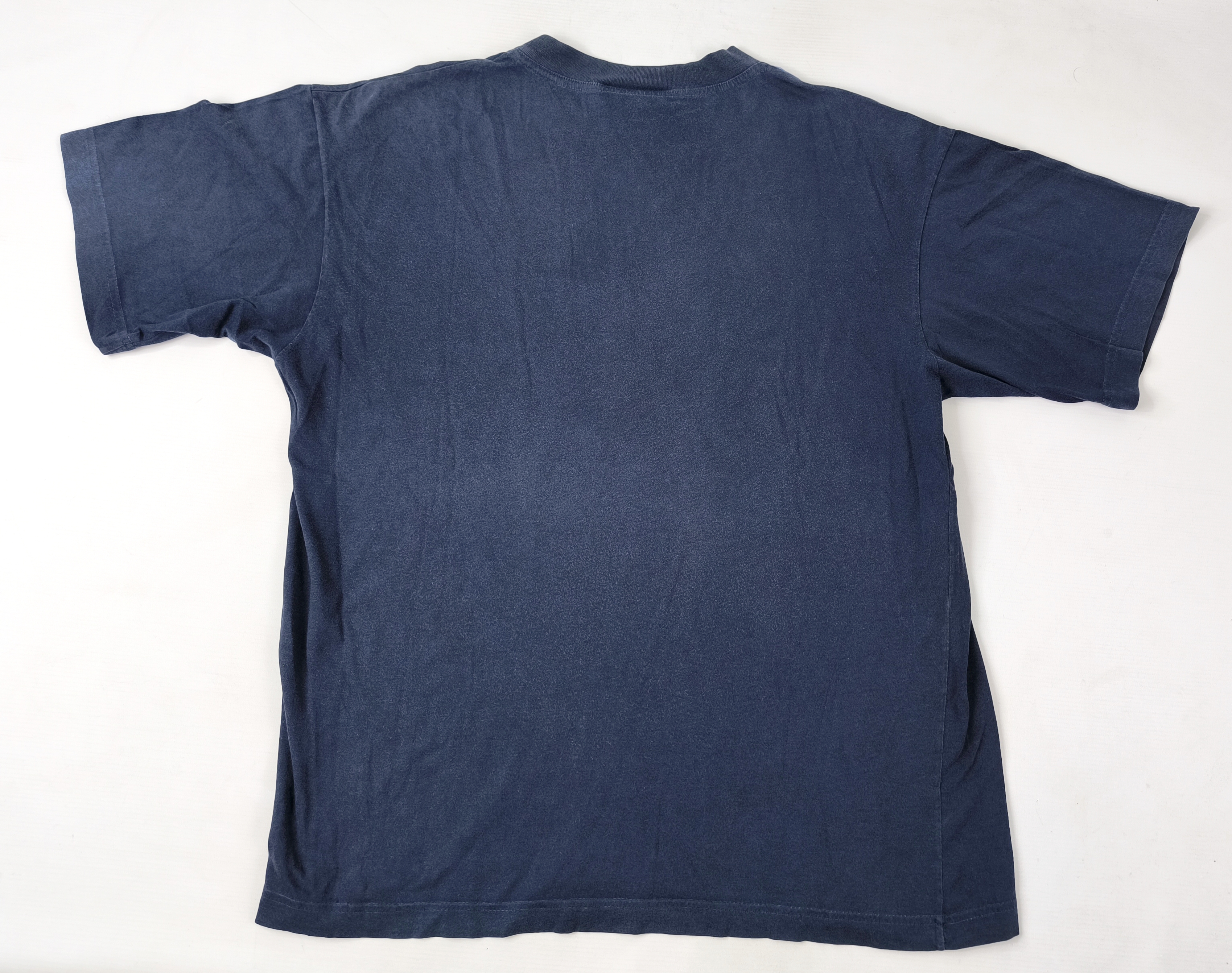 Iceberg T-Shirt mit Logo Print dunkelblau Farbtuben Gr. L Italy vintage 90s