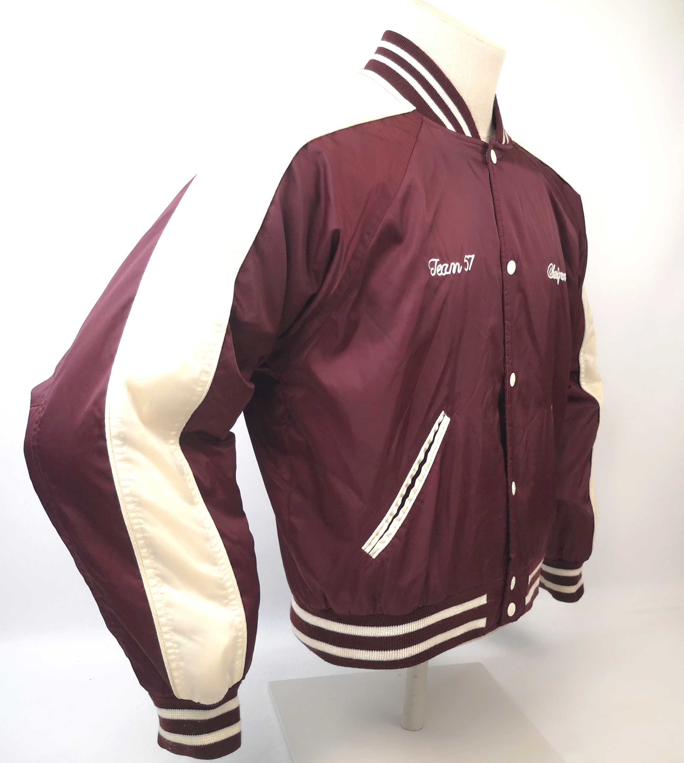 Chevignon Sport Jacke Team 57 weinrot bordeaux Gr. M großes Rückenlogo
