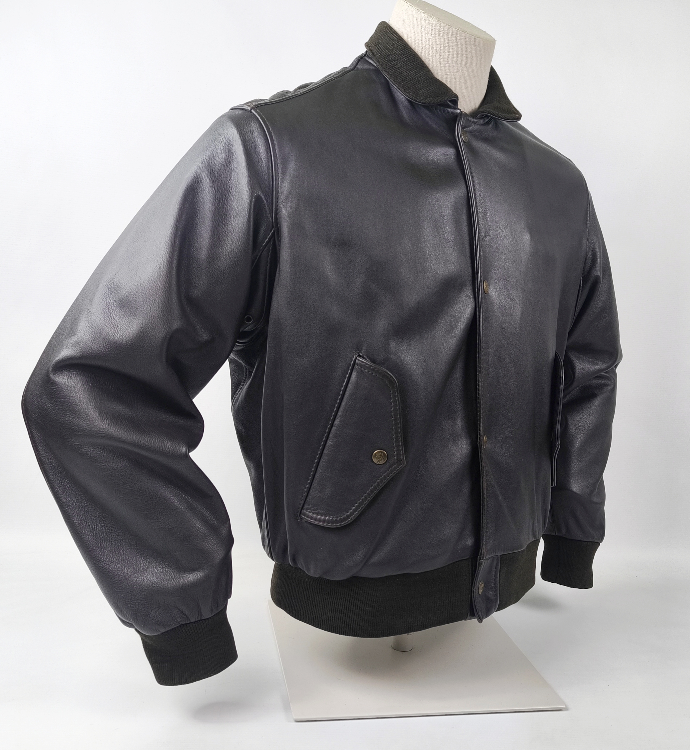 Chevignon Lederjacke Port Avion Gr. M dunkelbraun (fast schwarz) vintage Porte