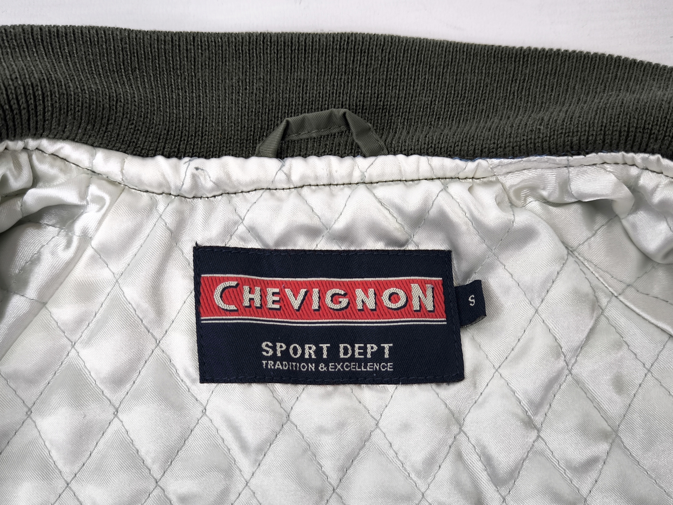 Chevignon Sport Jacke Team 57 grün Gr. S großes Rückenlogo