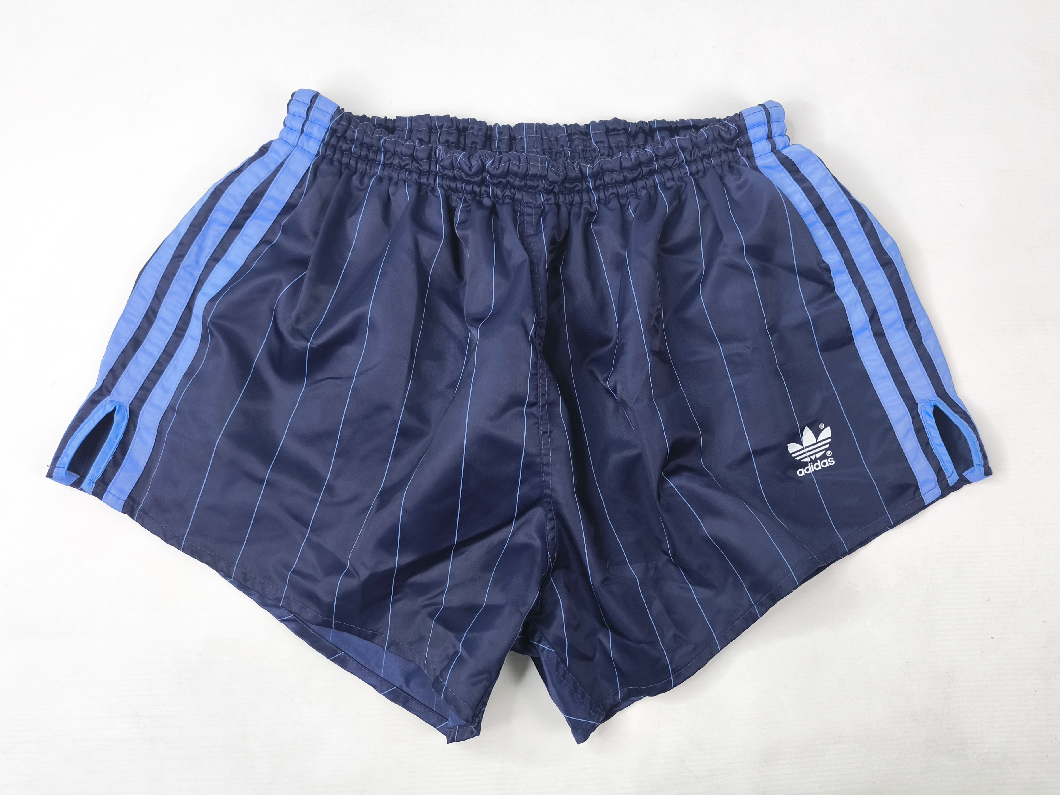 adidas Shorts Nylon Gr. D7 (L) blau hellblau West Germany vintage Polyamid 0841