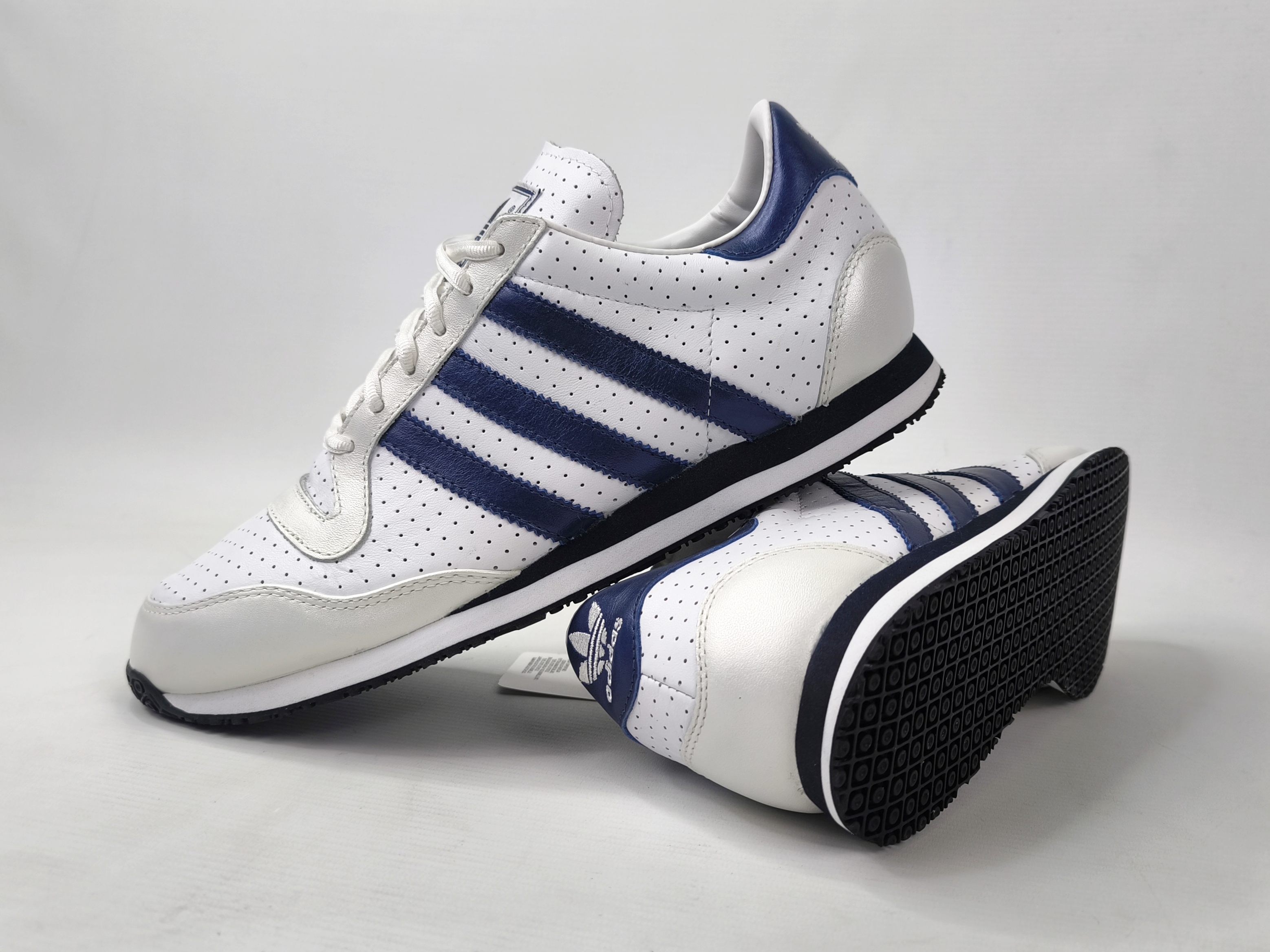 adidas Galaxy 3 Lea Schuhe EUR 44 UK 9.5 aus 2002 weiß marine 382499