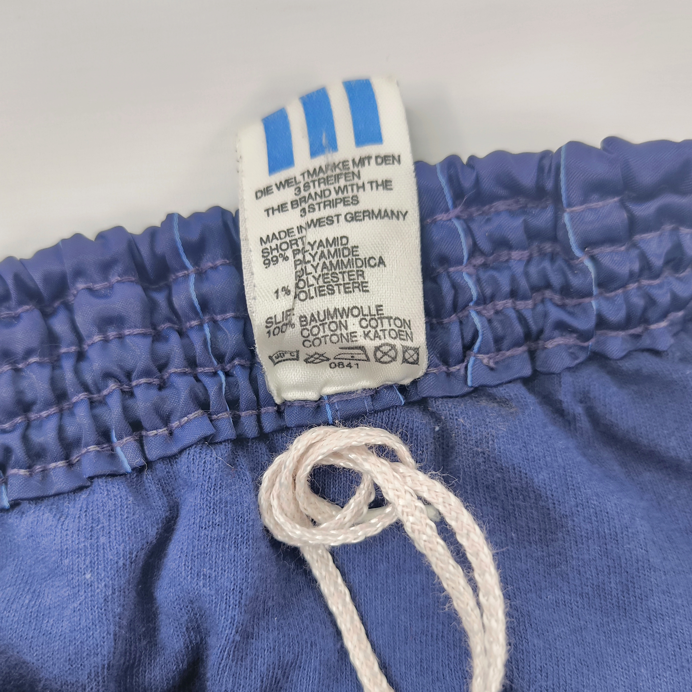 adidas Shorts Nylon Gr. D7 (L) blau hellblau West Germany vintage Polyamid 0841
