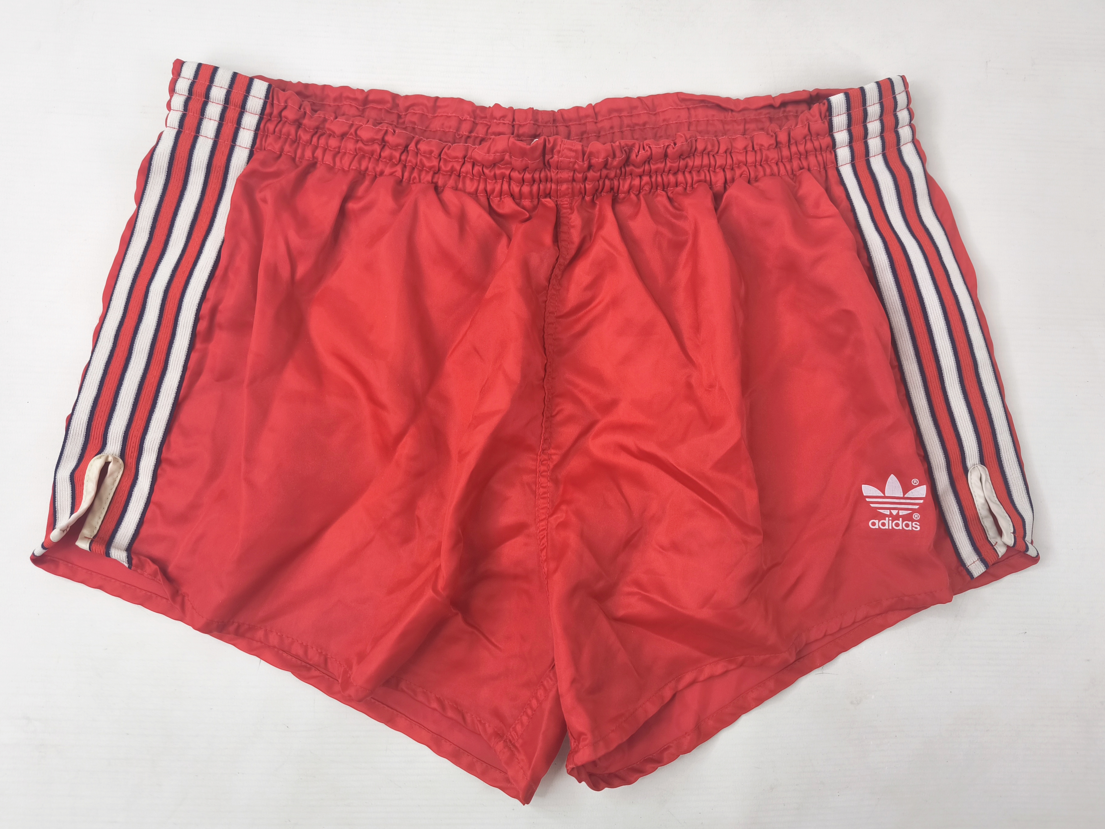 adidas Shorts Nylon Gr. D6 (M/L) rot West Germany vintage 80s Polyamid sprinter