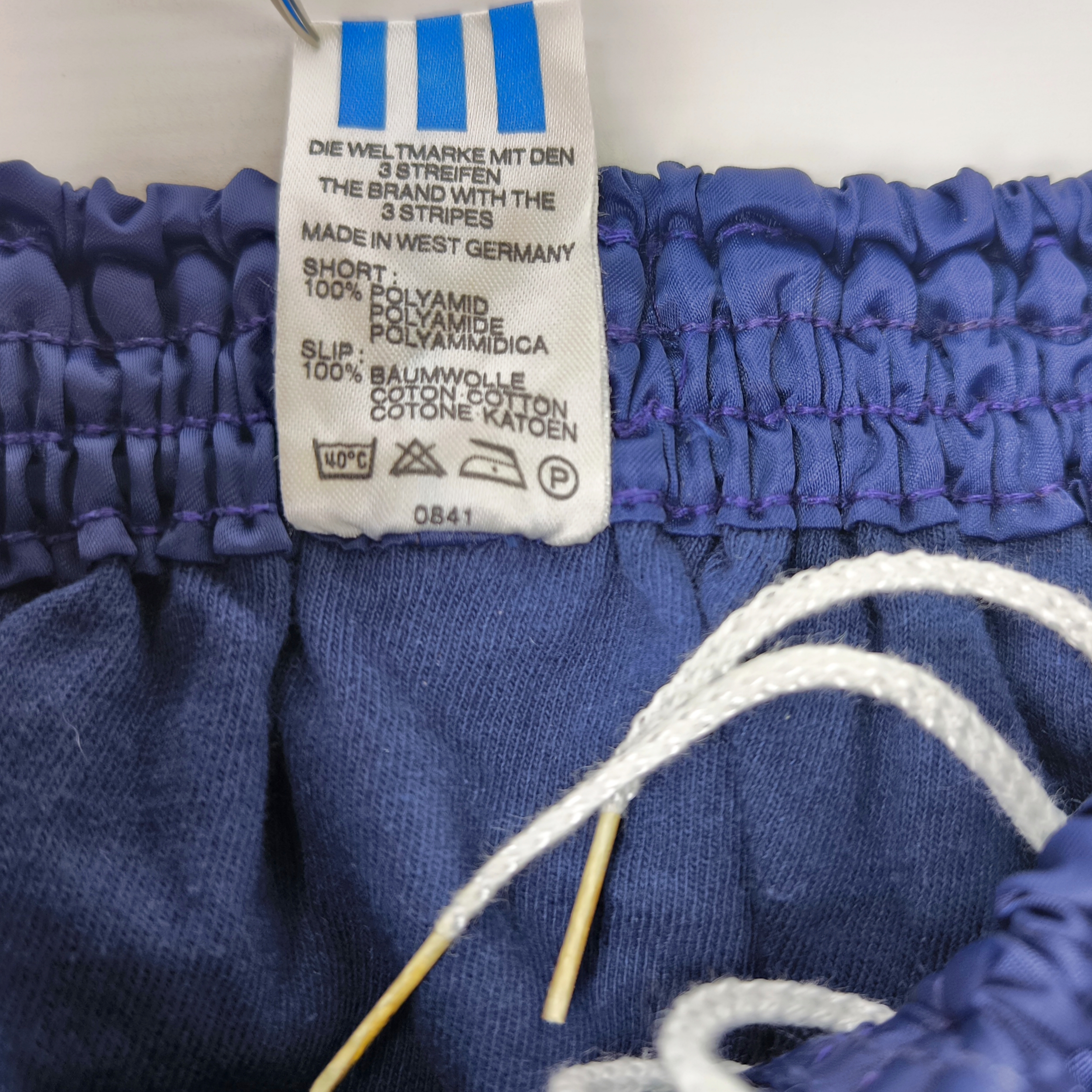 adidas Shorts Nylon Gr. D7 (L) blau hellblau West Germany vintage Polyamid 0841