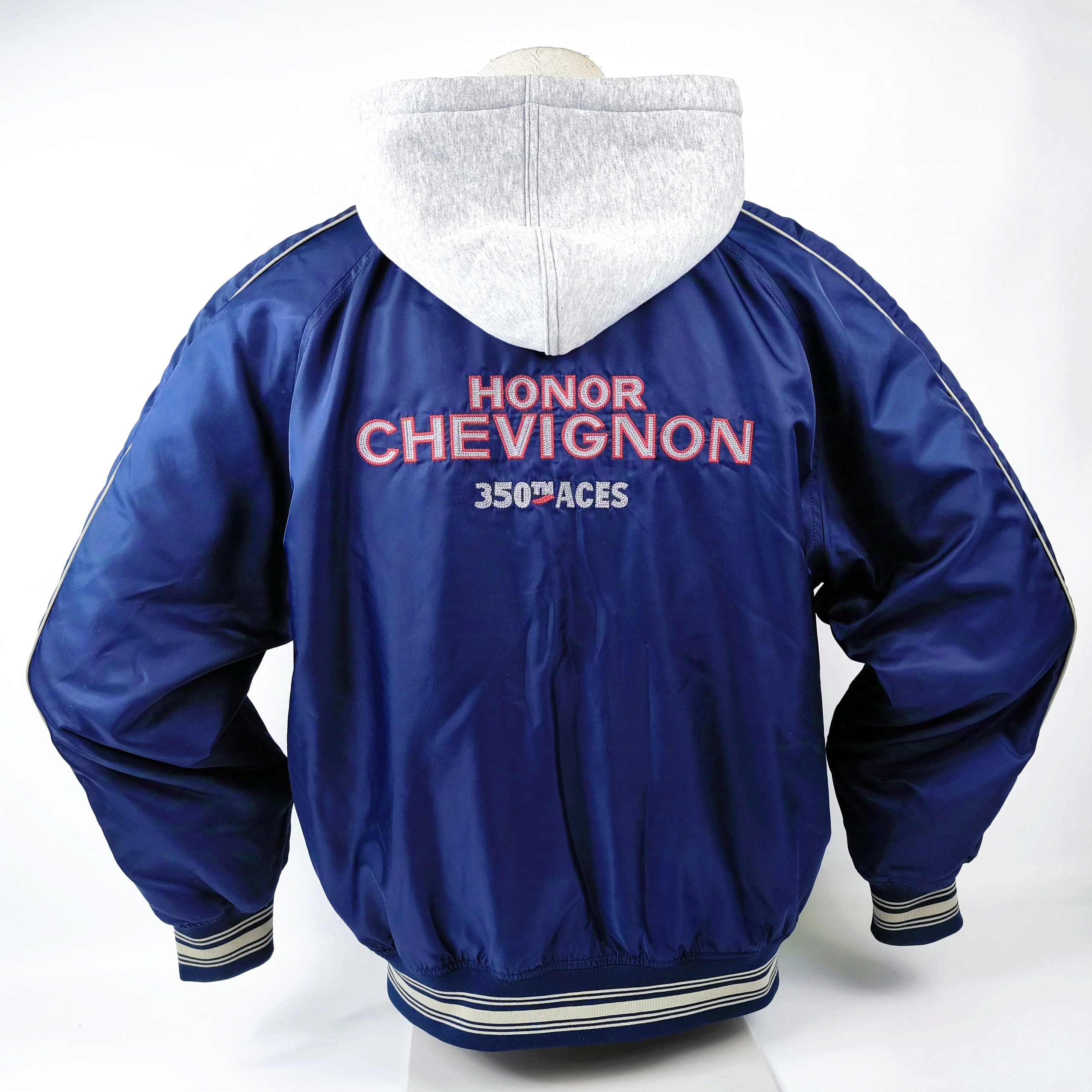 Chevignon Jacke Honor 350TH Aces blau Gr. M (L) mit abnehmbarer Sweat Kapuze