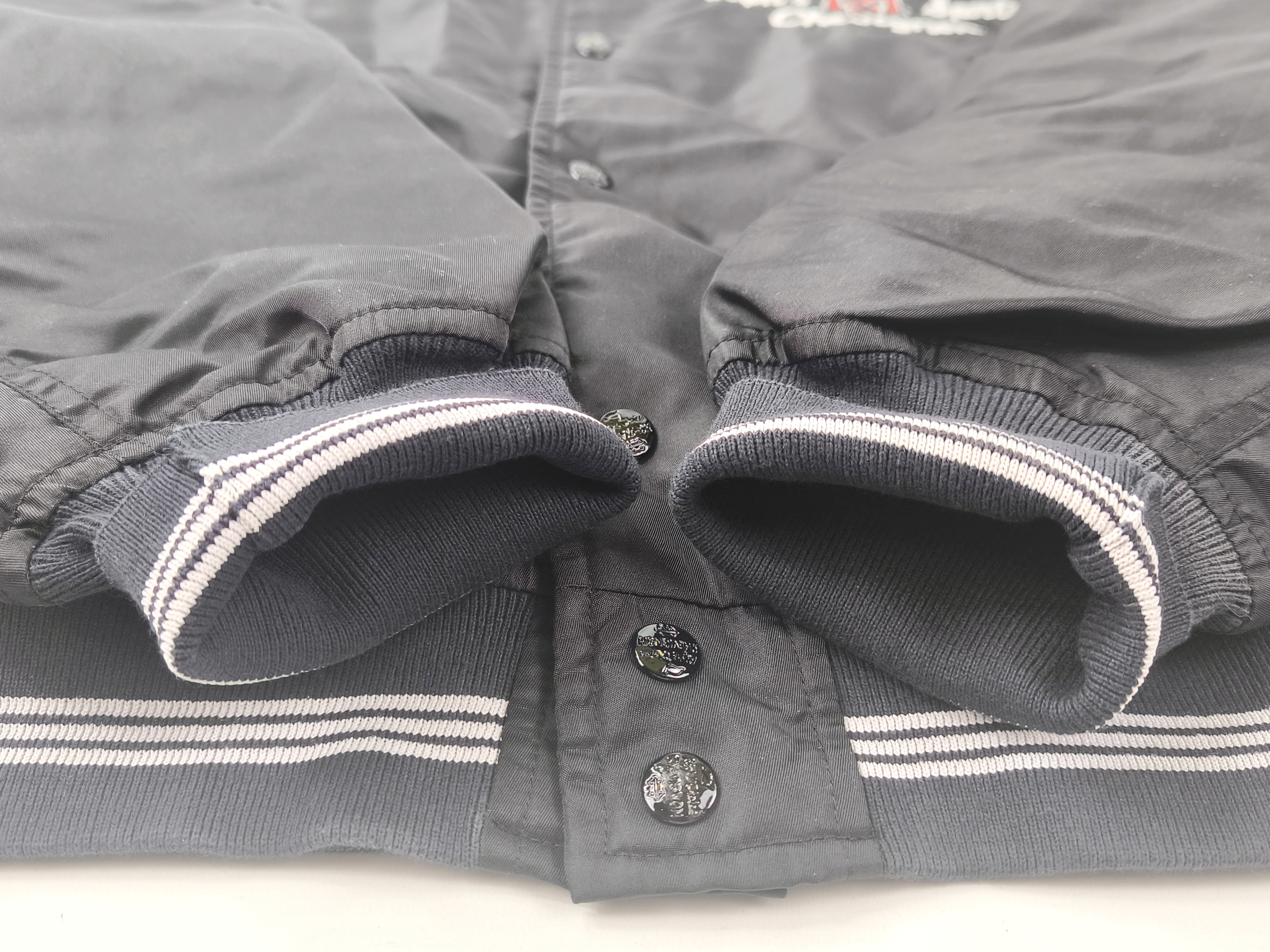 Chevignon Jacke Kern County Men`s Sports Gr. XL schwarz vintage 90s Rückenlogo