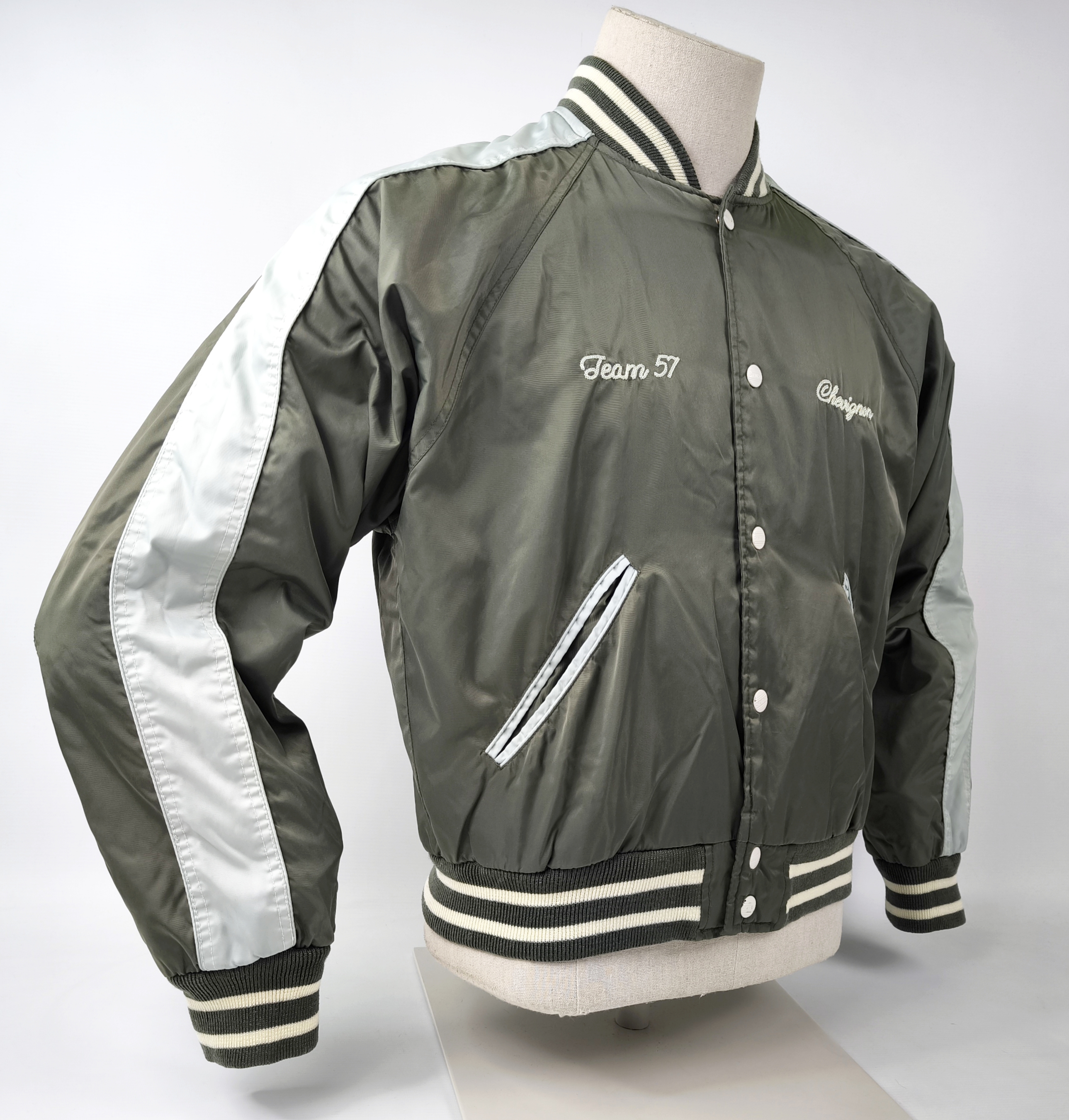 Chevignon Sport Jacke Team 57 grün Gr. S großes Rückenlogo