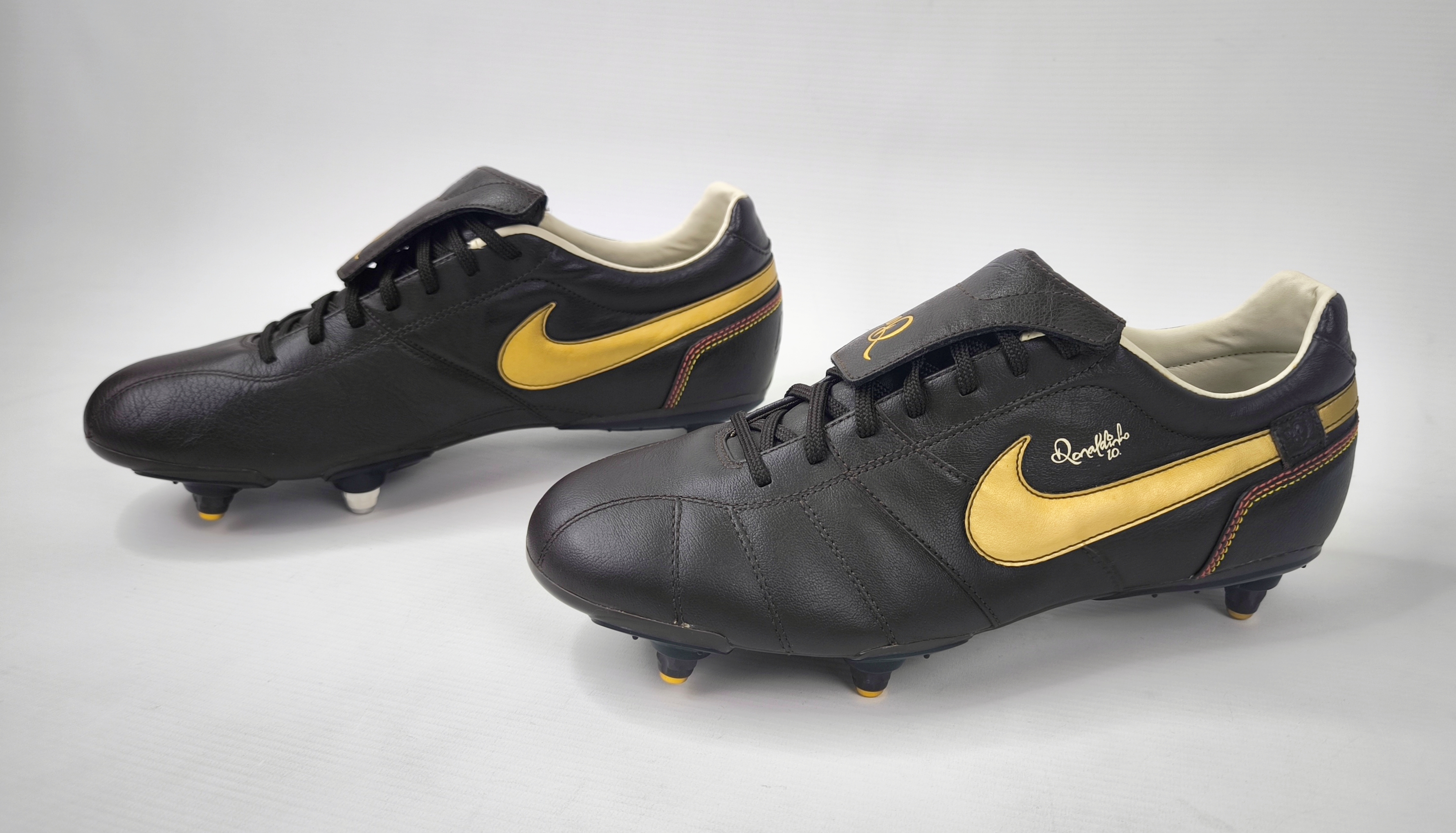 Nike Tiempo Guri SG Ronaldinho R10 2007 EUR 45 UK 10 Fussball Schuhe 315890-271