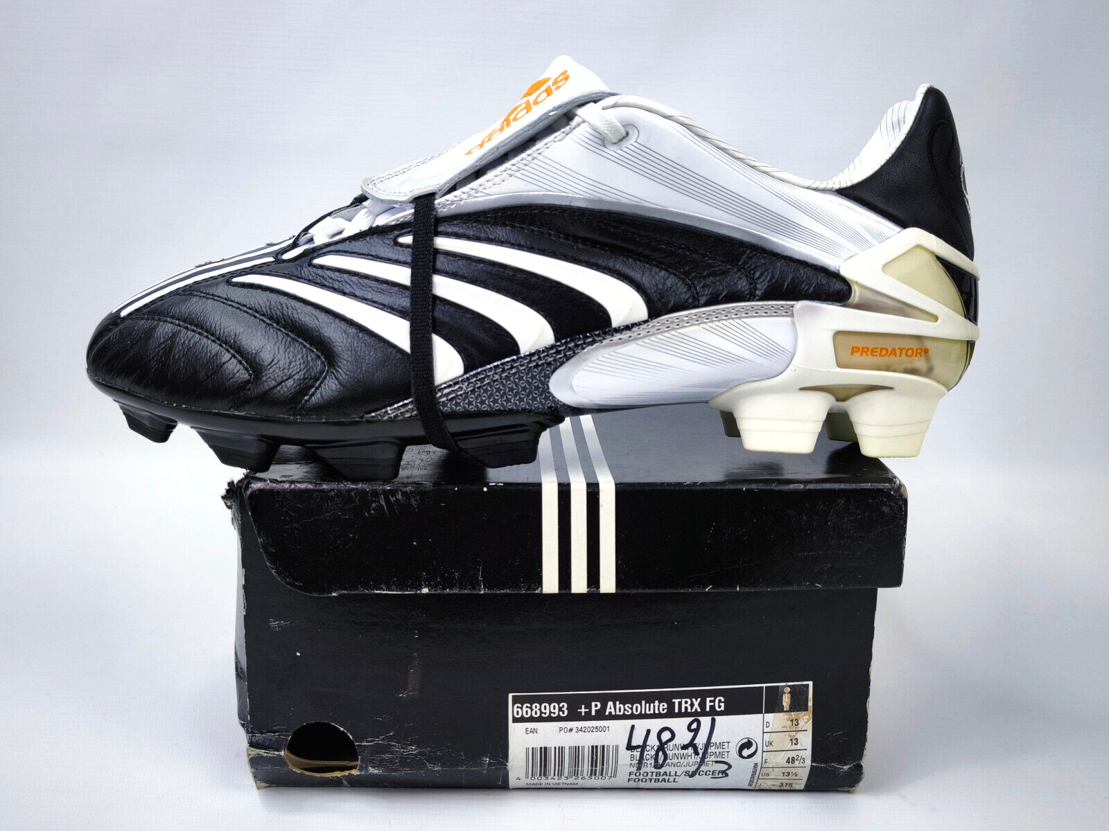 adidas Predator Absolute TRX FG Fussball-Schuhe Gr. 48 2/3 / UK 13 fallen klein