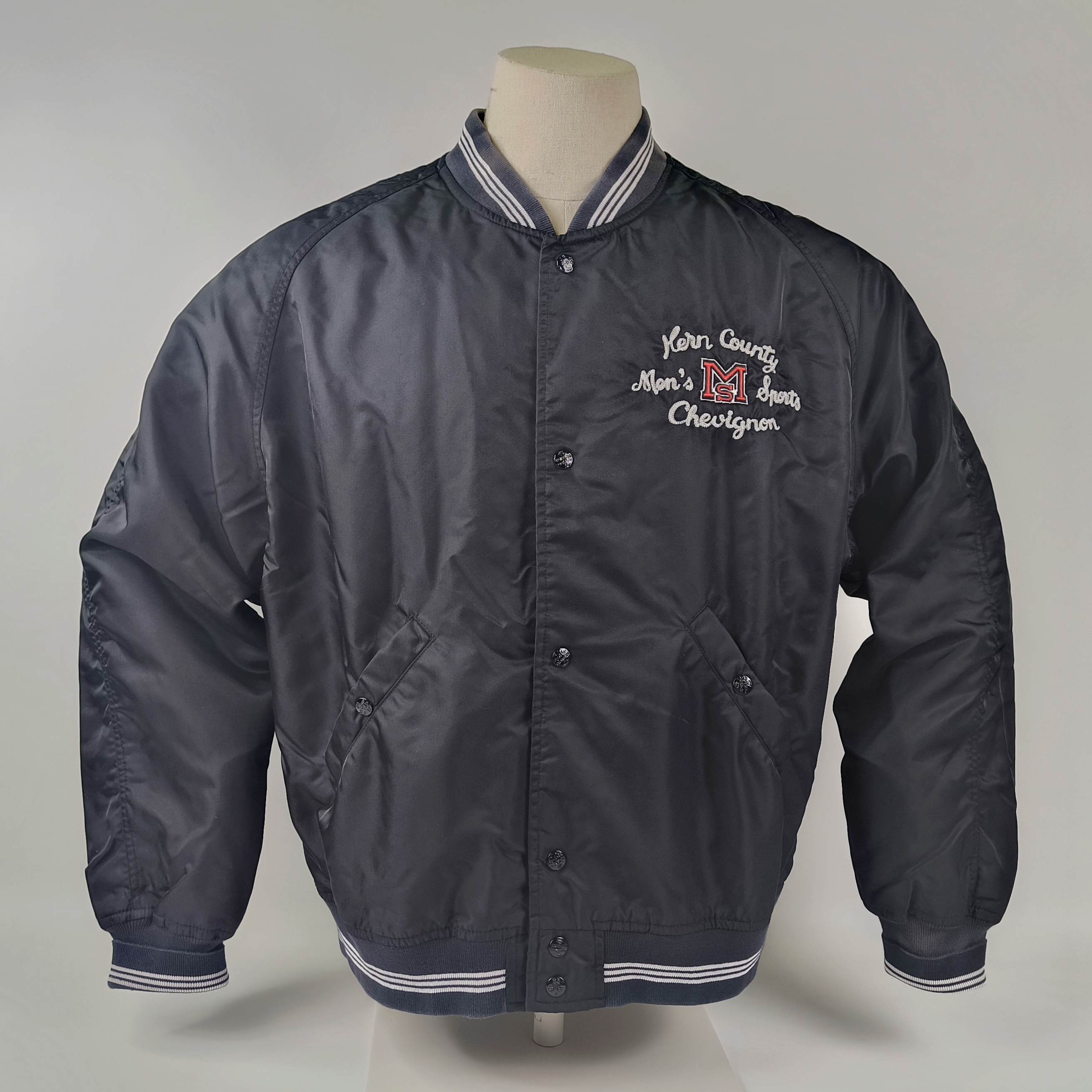 Chevignon Jacke Kern County Men`s Sports Gr. XL schwarz vintage 90s Rückenlogo