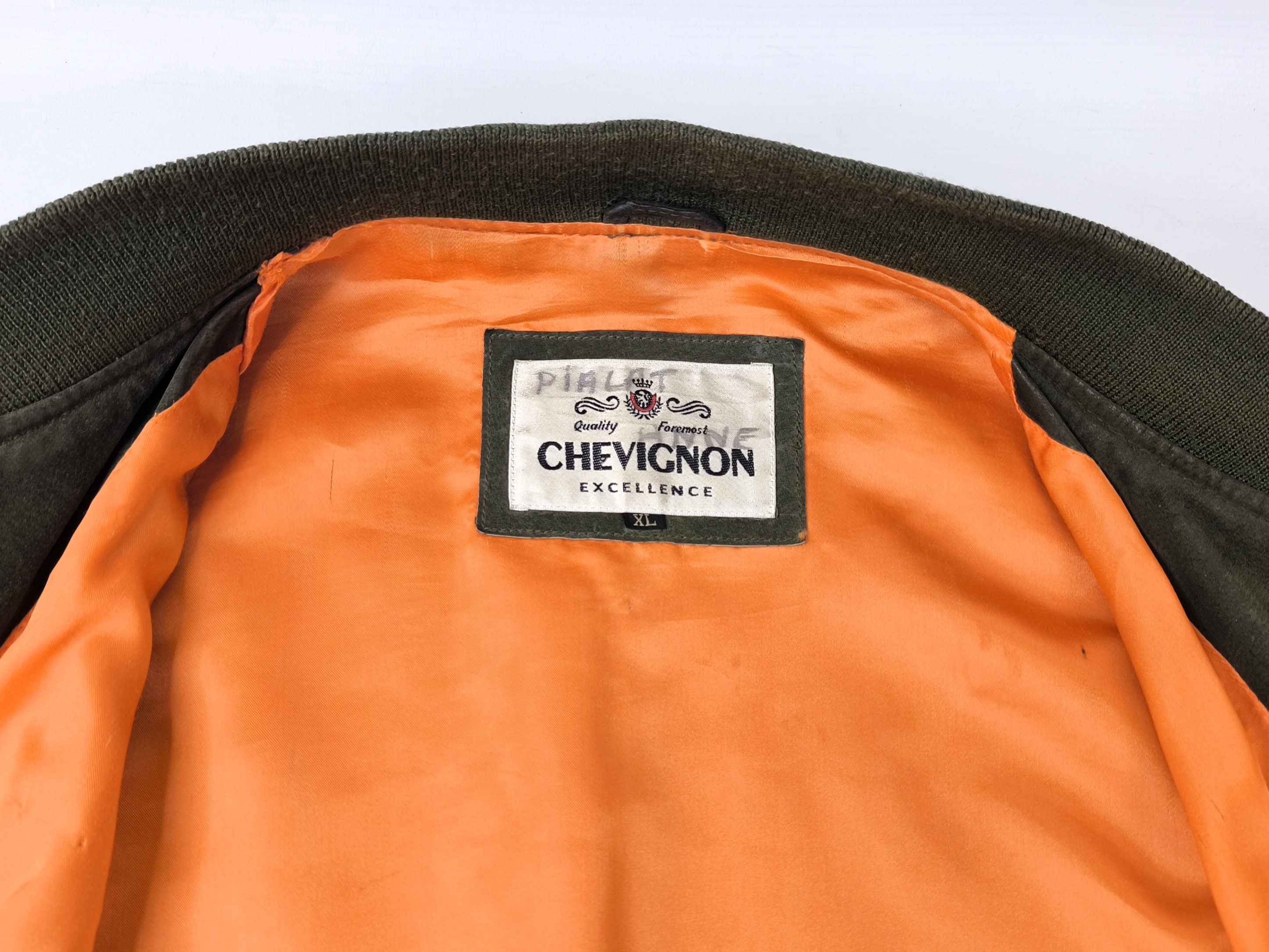 Chevignon Lederjacke grün Gr. XL (L) Wildleder Jacke vintage 90s Logo vorn